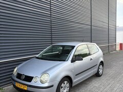 Volkswagen Polo - 1.4-16V AIRCO/ NAP/ CRUISE CONTROL/ 3DRS/