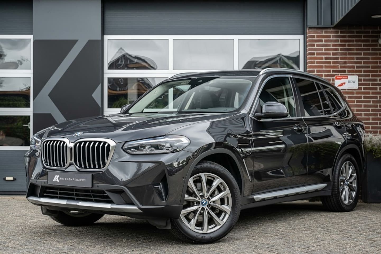 BMW X3 - xDrive 30e | Hifi | Cruise | Leder | Camera | Trekhaak | 19' inch | - AutoWereld.nl