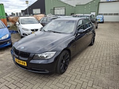 BMW 3-serie - 320i Dynamic Exec