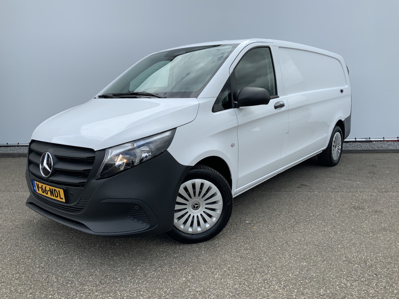 Mercedes-Benz Vito - 116 CDI L3 Pro Maxi Automaat 3 Zits Airco Cruise M.Bux Scherm Camera Deuren Euro 6 - AutoWereld.nl