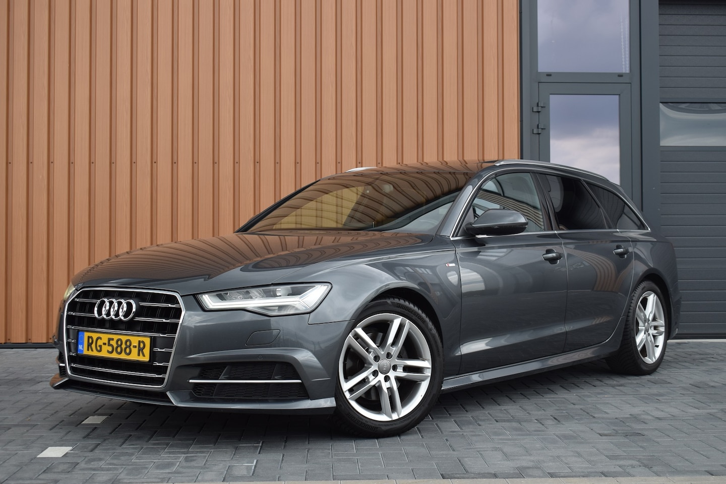 Audi A6 Avant - 1.8 TFSI ultra S-line Edition | Panoramadak - AutoWereld.nl