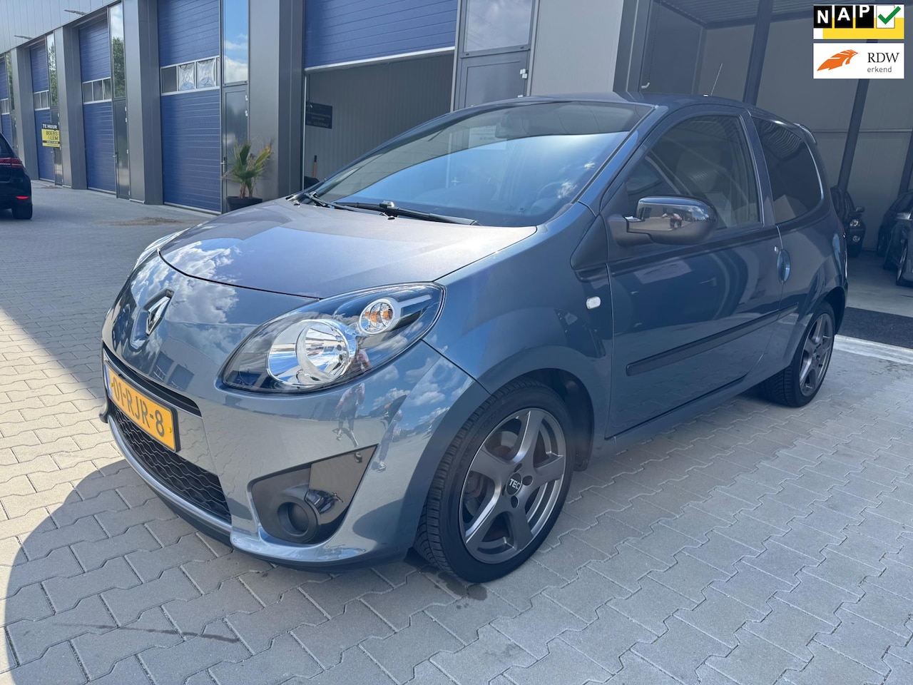 Renault Twingo - 1.2-16V Collection Airco nieuwe motor met 100dznd km nap nieuwstaat!!! - AutoWereld.nl