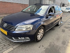 Volkswagen Passat Variant - 1.6 TDI Comfort Executive Line BlueMotion / Navi / Climate