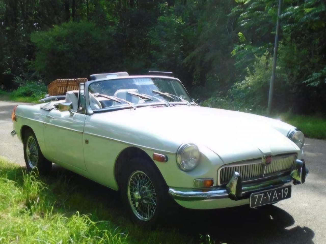 MG B type - 1.8 Roadster - AutoWereld.nl