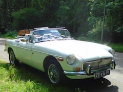 MG B type - 1.8 Roadster Tourer USA jubileum uitvoering met overdrive