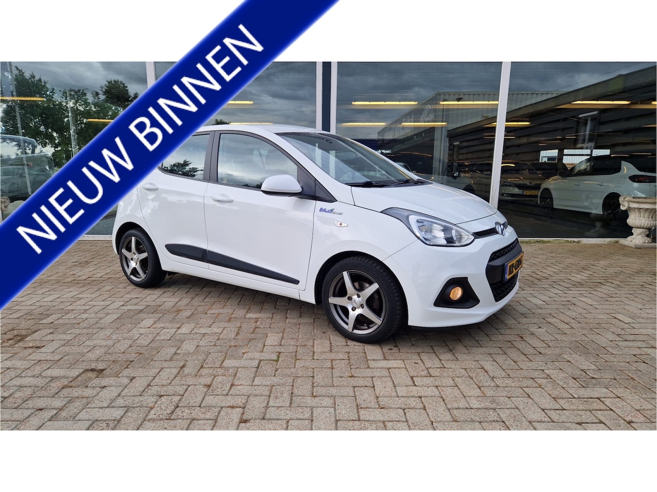 Hyundai i10 - 1.0i i-Motion Comfort 50% deal 3.975,- ACTIE LMV / 5 Drs. / Clima / Cruise - AutoWereld.nl
