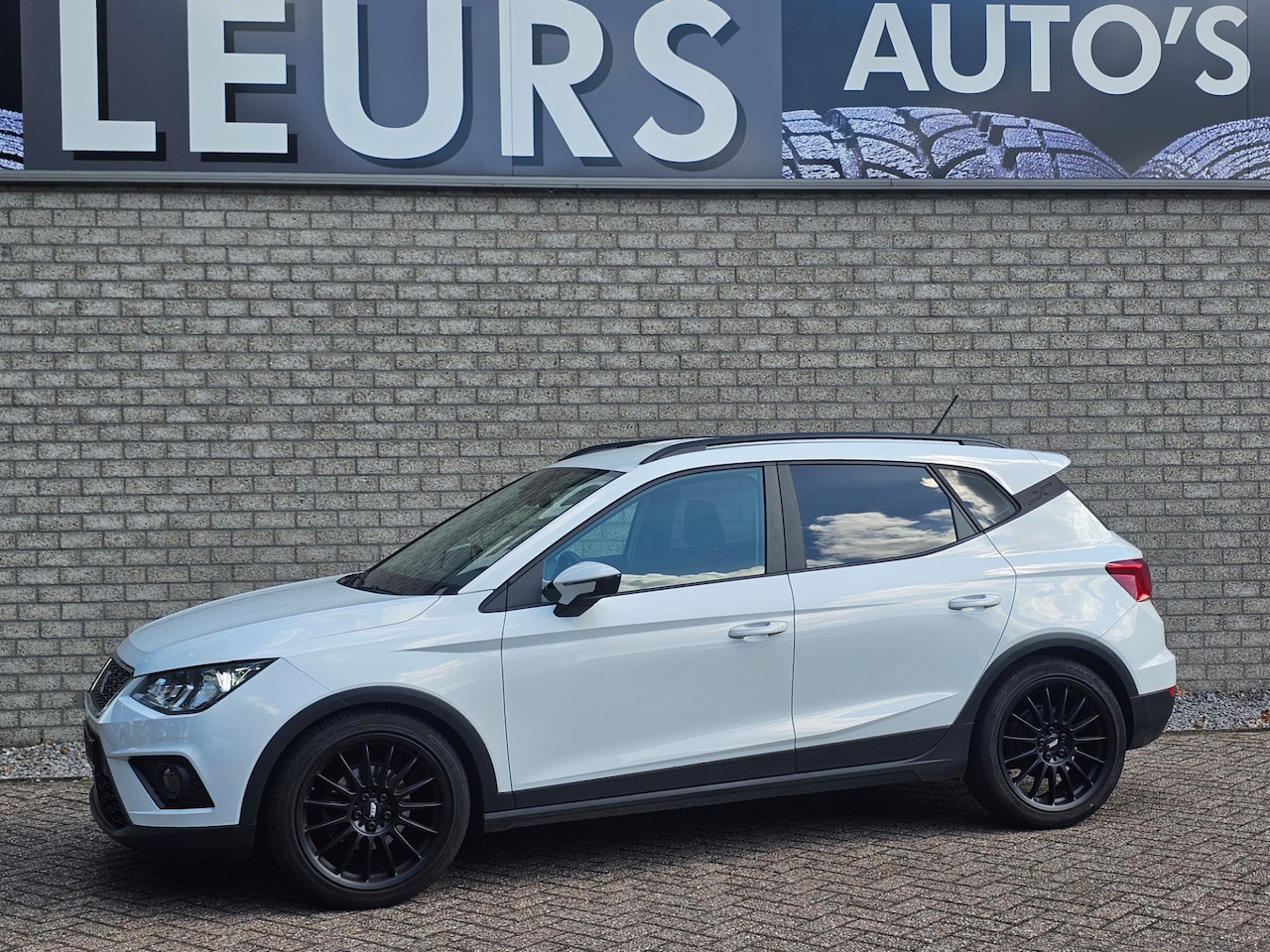 SEAT Arona - 1.0 TSI Xcellence Business Intense/Navi/Pdc - AutoWereld.nl