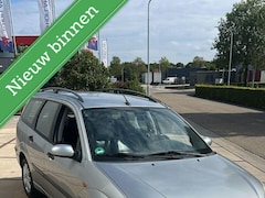 Ford Focus Wagon - 1.6-16V Trend
