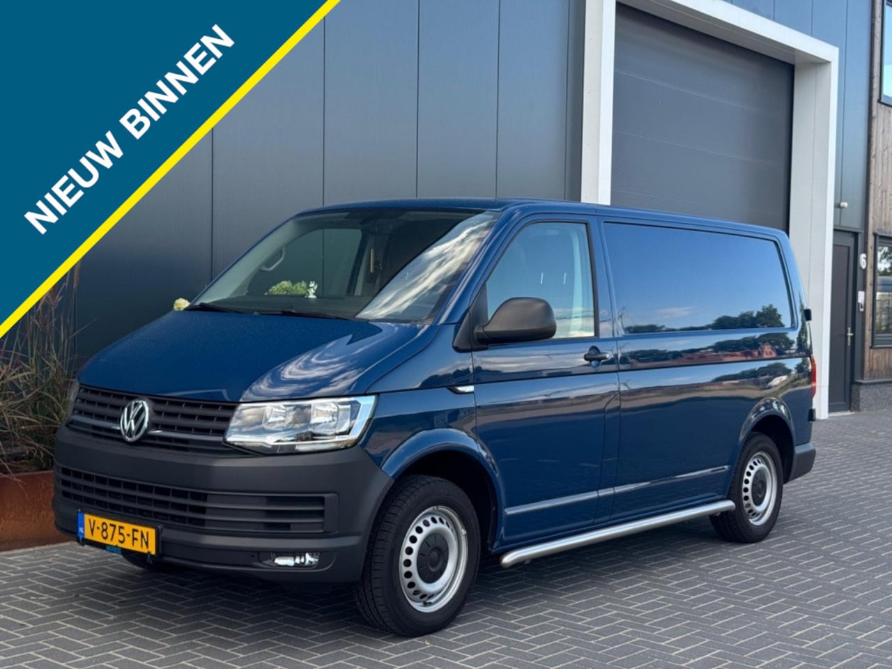 Volkswagen Transporter - 2.0 TDI L1H1 Highl. m2018 NAVI PDC AIRCO ELEK PAKKET CR CONTROL - AutoWereld.nl