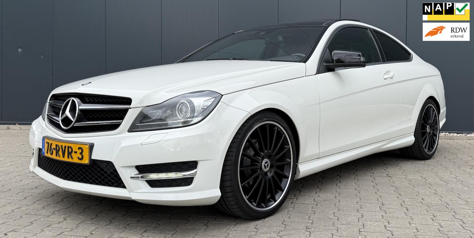 Mercedes-Benz C-klasse Coupé - 180 AMG-Line Airco Cruise Pano Leder Navi Automaat NAP - AutoWereld.nl