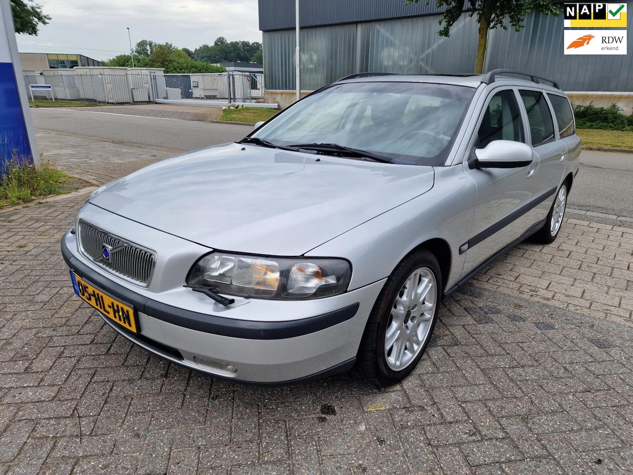 Volvo V70 - 2.3 T-5 Geartr. C.L MINDERVALIDE, Apk, Nap, Inruil mogelijk. - AutoWereld.nl