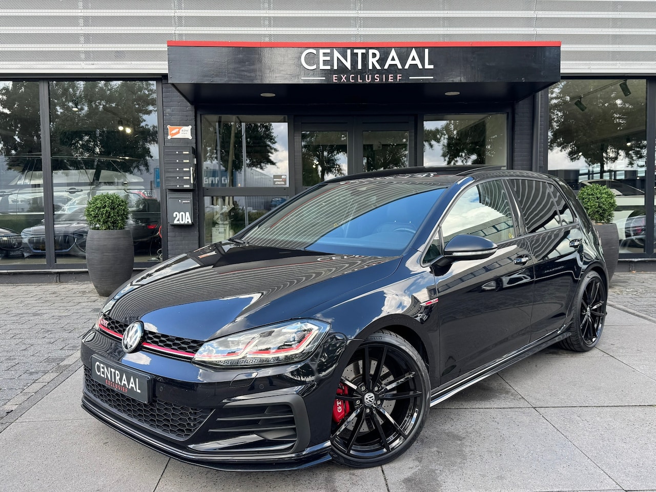 Volkswagen Golf - GTI TCR 2.0 TSI 300PK|Pano|Akrapovic|Dynaudio|Memory|Leder|ACC|Carplay|Keyless|Camera|Bear - AutoWereld.nl