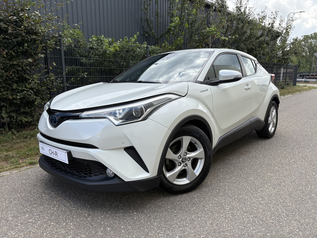 Toyota C-HR - 1.8 Hybrid Dynamic / AUTOMAAT / NAVI / 156dkm! - AutoWereld.nl