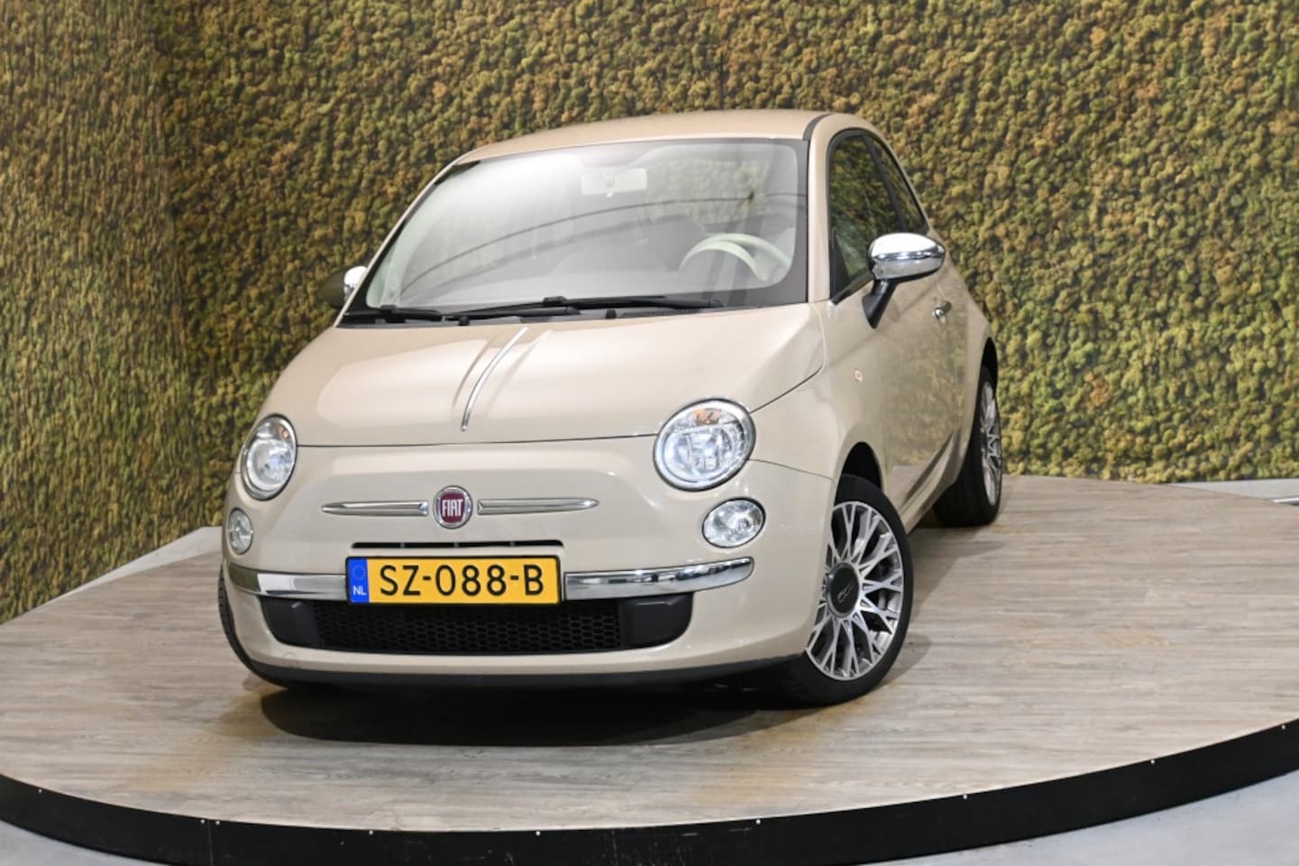 Fiat 500 - 1.2 Lounge | Cappuccino | Airco - AutoWereld.nl