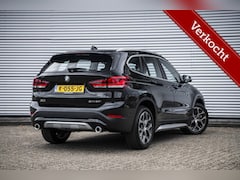BMW X1 - sDrive20i | X Line | Panodak | Leder | Navi | HUD | Trekhaak | NL Auto |