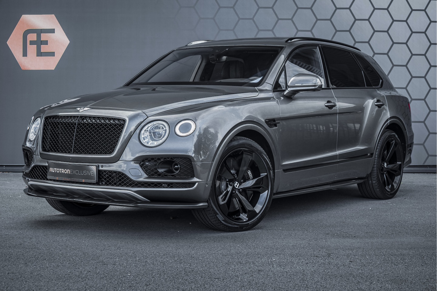 Bentley Bentayga - 4.0 V8 | CERAMIC BRAKES | CARBON EXTERIOR & CARBON INTERIOR | MULLINER FINGERPRINT SAFEBOX - AutoWereld.nl