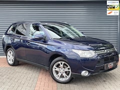 Mitsubishi Outlander - 2.0 Intense+ Automaat | Camera | Climate Control | Keyless | Xenon | Navi | Cruise