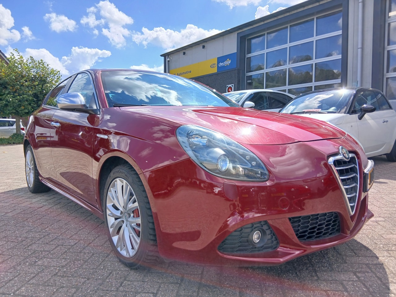 Alfa Romeo Giulietta - 1.4 T Distinctive - Automaat - Leder - AutoWereld.nl