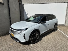 Peugeot e-5008 - GT Avantage 73 kWh 3-Fase | 2 stoelen op derde rij | Achterbank in delen neerklapbaar | Ac
