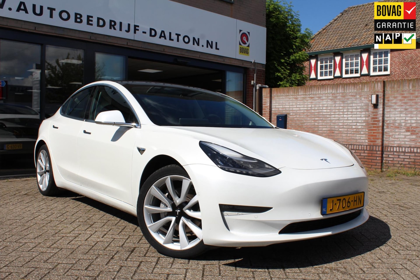 Tesla Model 3 - Long Range RWD Long Range AWD 75 kWh 1e EIG. / 19"LM / AUTOPILOT/ LEER / PANODAK / INCL. BTW - AutoWereld.nl