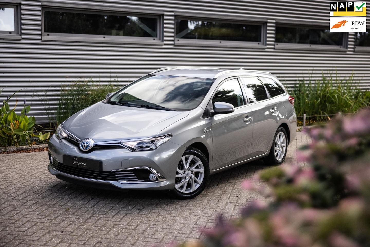 Toyota Auris Touring Sports - 1.8 Hybrid Executive | 2e eig | Orig NL | 100% Toyota onderhouden | - AutoWereld.nl