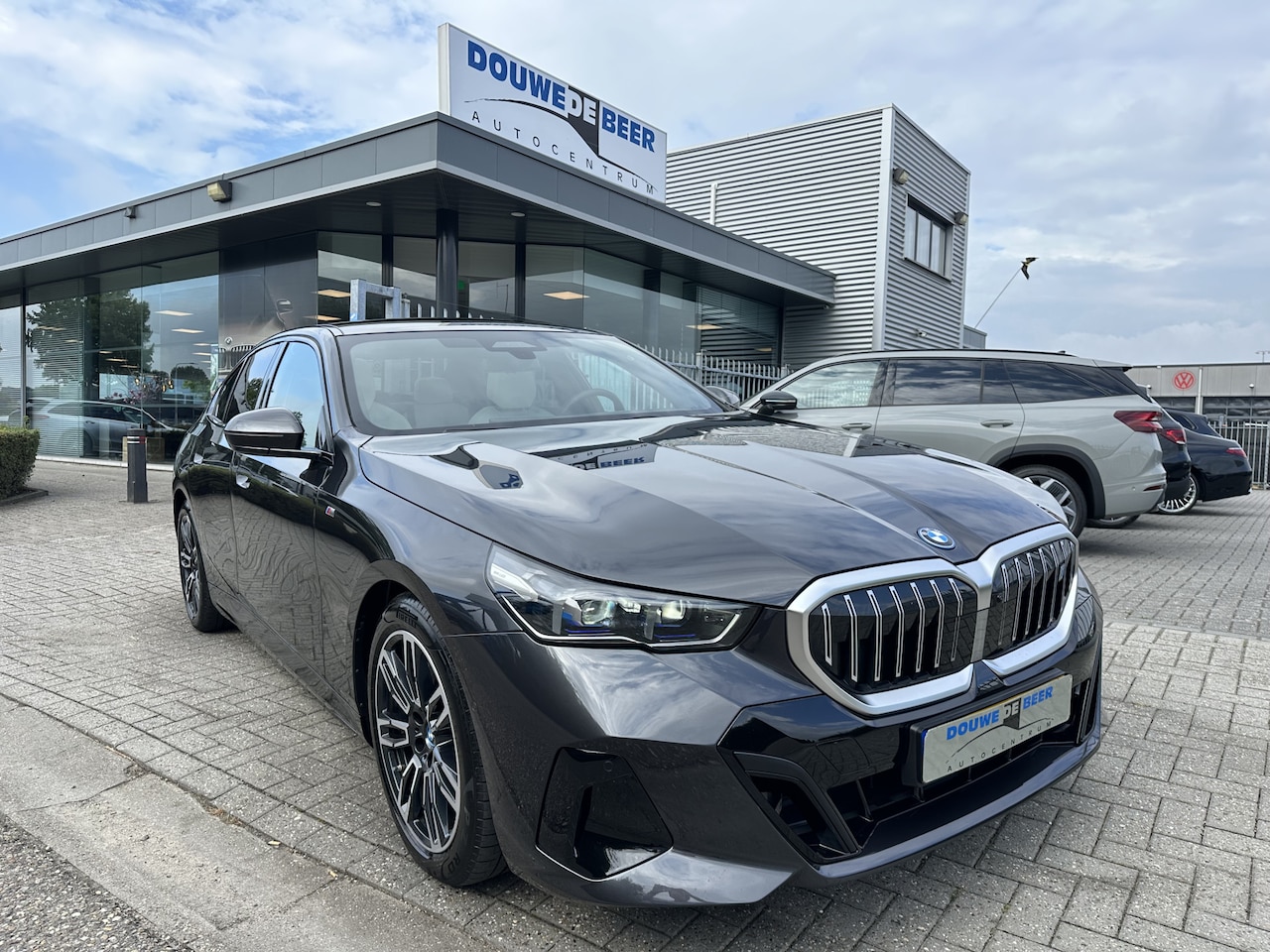 BMW i5 - eDrive40 M Sport Edition 84 kWh Pano-Dak | Adapt. Cruise | HUD | Stoelventilatie - AutoWereld.nl