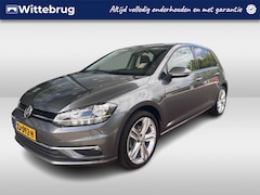 Volkswagen Golf - 1.0 TSI Comfortline Business / 18 Inch / Navi / Getint glas / PDC / App-connect / Alcantar