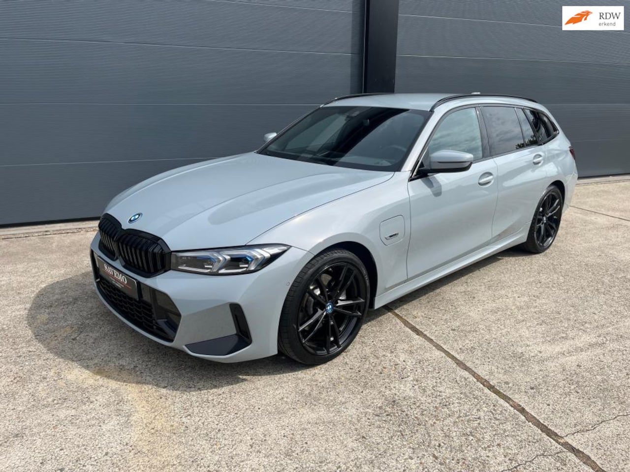 BMW 3-serie Touring - 320e Mpakket / Elektrische trekhaak / Stoelverwarming / - AutoWereld.nl