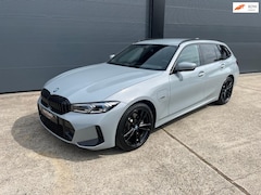 BMW 3-serie Touring - 320e Mpakket / Elektrische trekhaak / Stoelverwarming /