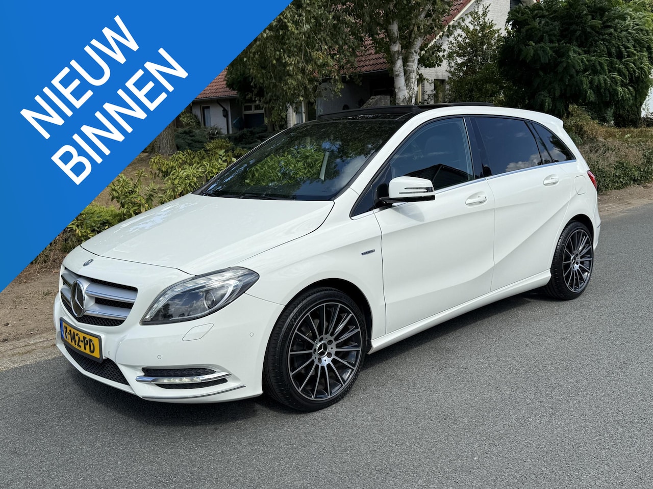 Mercedes-Benz B-klasse - 200 AMG 156PK Pano•Leder•Navi - AutoWereld.nl