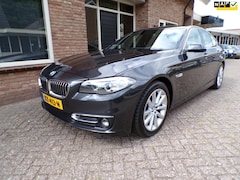 BMW 5-serie - 520i Luxury Edition Automaat / Leder / Navi / Dealeronderhouden