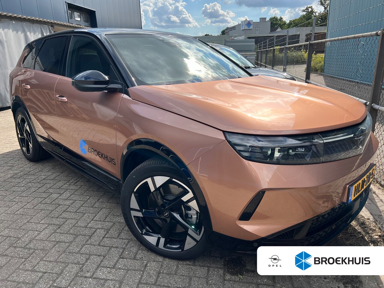 Opel Grandland Electric - GS 73 kWh | Navi | Verw. Stoelen-stuur-voorruit | Camera | LMV 20 "| PDC V+A | - AutoWereld.nl