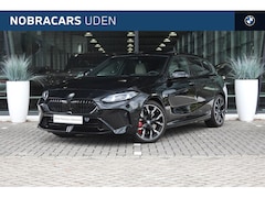 BMW 1-serie - 120 High Executive M Sport Automaat / Panoramadak / Sportstoelen / M Adaptief onderstel /