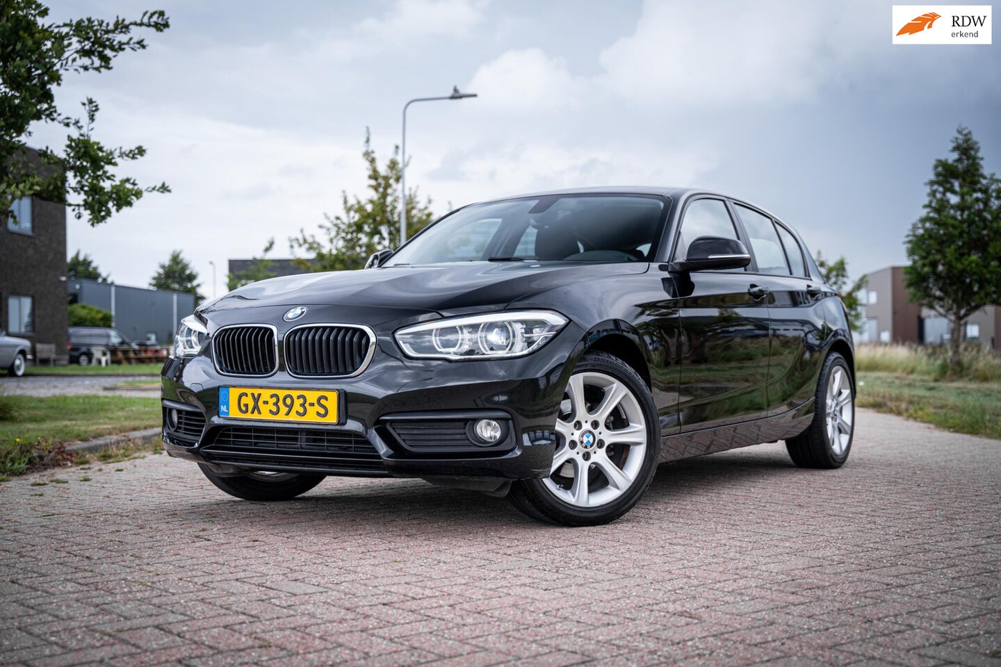 BMW 1-serie - 118i EDE CL Essential Automaat - AutoWereld.nl