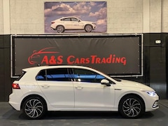 Volkswagen Golf - 1.5 eTSI Style/PANO