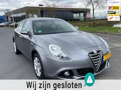 Alfa Romeo Giulietta - 1.4 T Distinctive Lusso, Pdc, Cruise, Navi, Aut, 5drs, 2e eig afk, Geen import, Nap