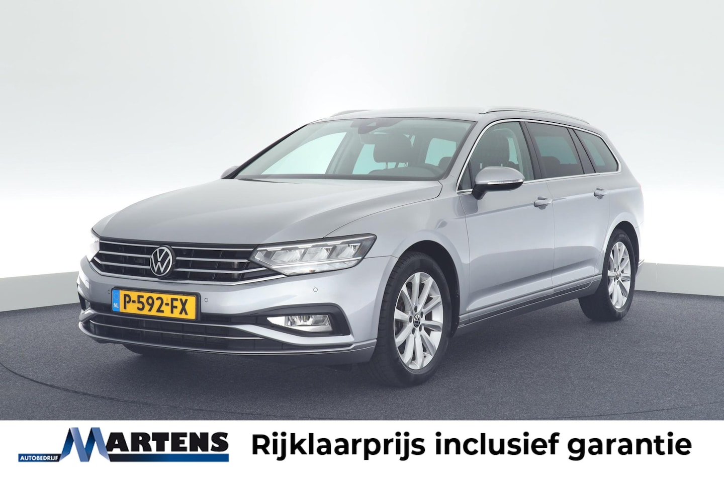 Volkswagen Passat Variant - 1.5 TSI 150pk DSG Comfort Business Stoelverwarming Virtual Cockpit Navigatie - AutoWereld.nl