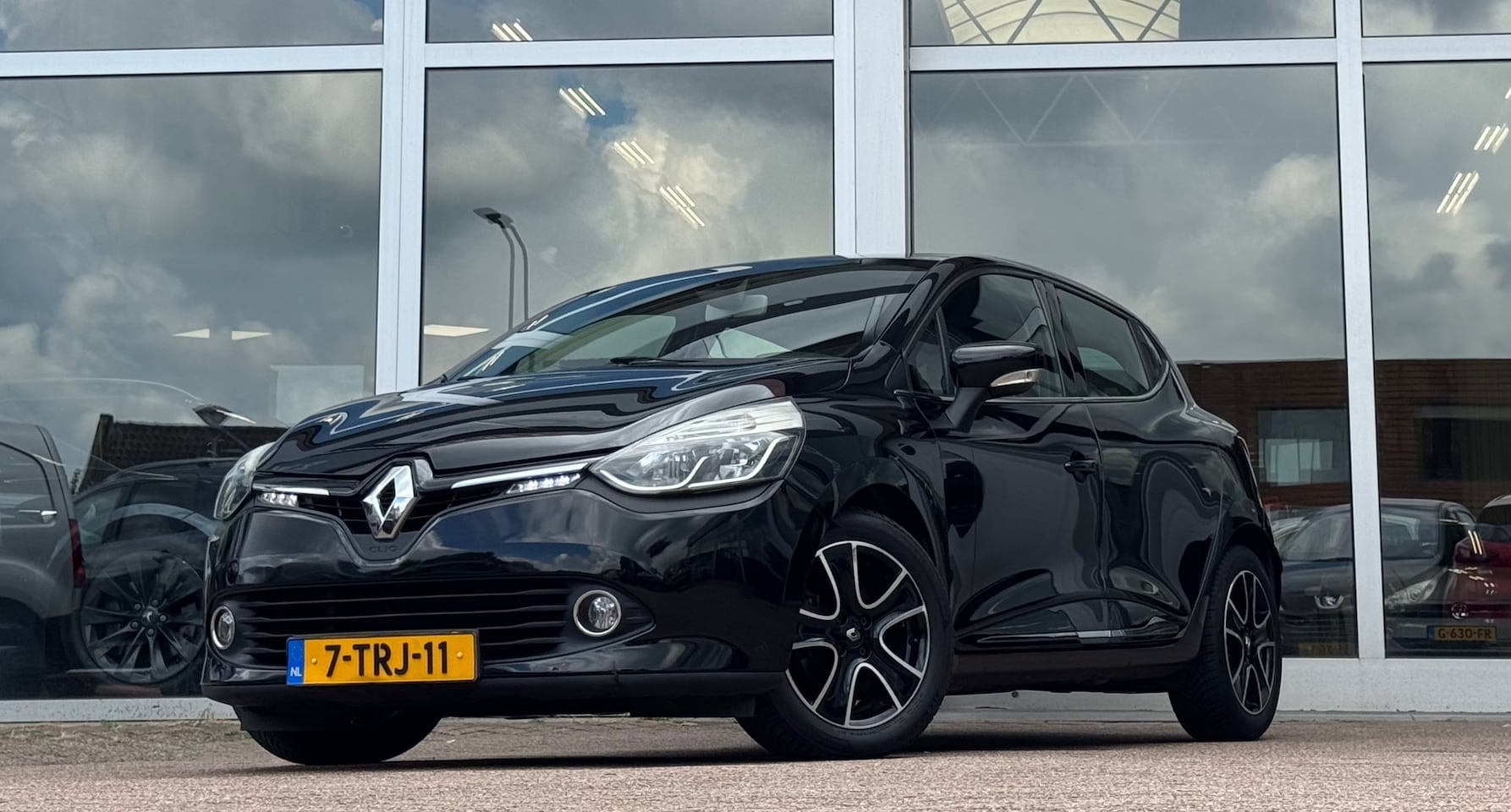 Renault Clio - 0.9 TCe Dynamique Clima LM Velgen Allseason banden - AutoWereld.nl