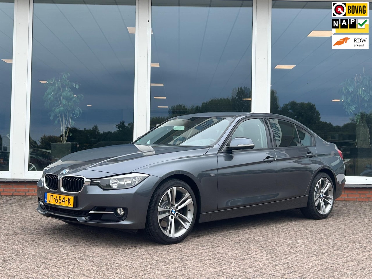 BMW 3-serie - 328i AUT - Sportline - 18 inch - Navi - PDC - AutoWereld.nl