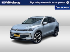 Volkswagen Tiguan - 1.5 eHybrid 204PK DSG Life Edition / 360 Camera / Inklapbare Trekhaak / Keyless / 19'' LMV