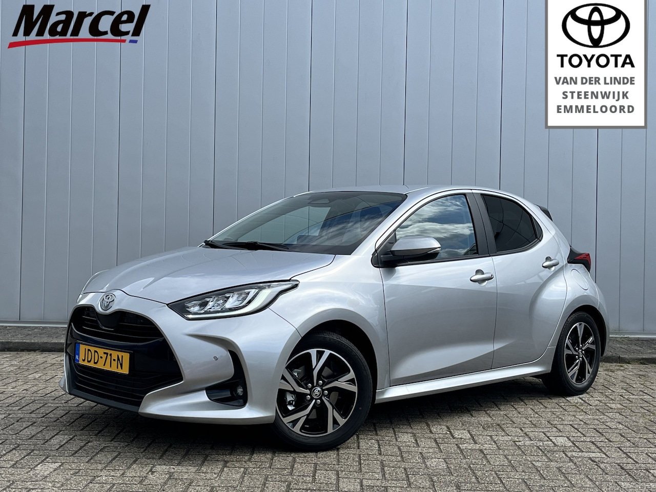 Toyota Yaris - 1.5 Hybrid 115 Dynamic Comfort Pack PDC Stoelverwarming stuurverwarming Dodehoek detectie - AutoWereld.nl