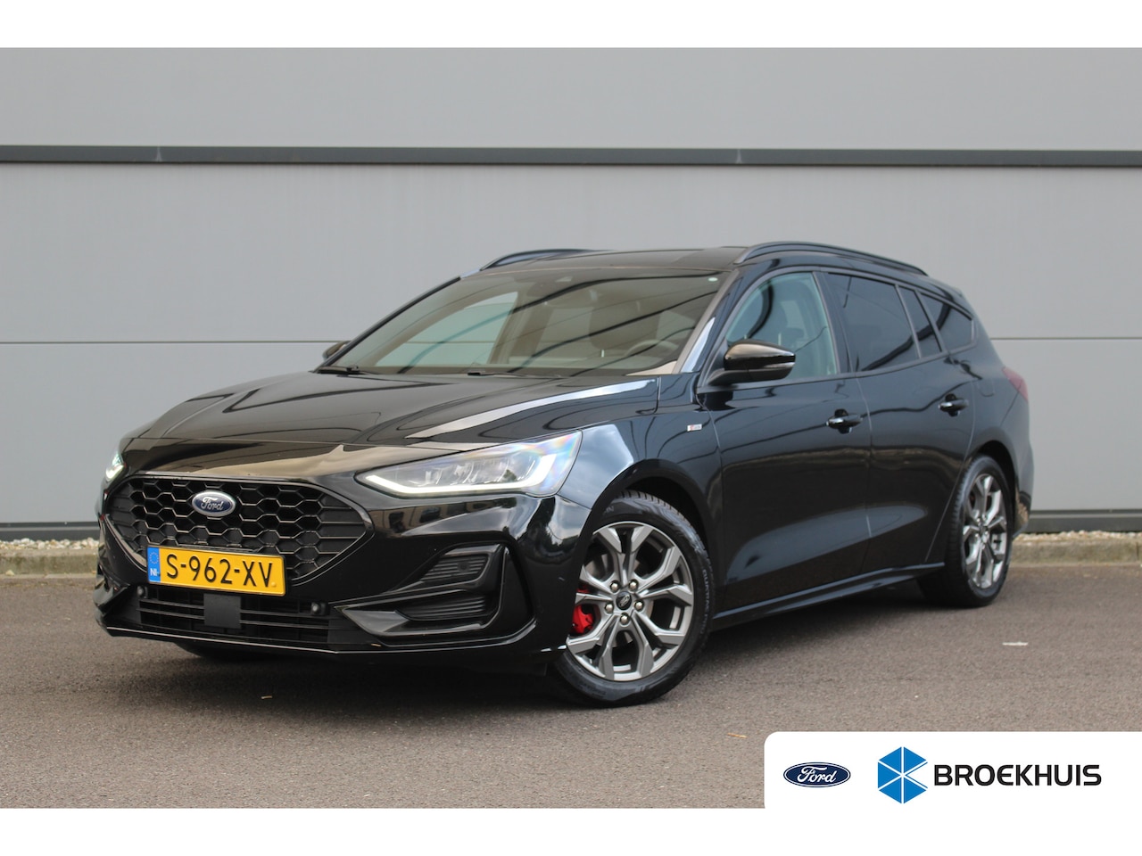 Ford Focus Wagon - 1.0 Hybrid ST Line X | Camera | Winterpakket | Navi | Carplay | Climate | Keyless | PDC V+ - AutoWereld.nl