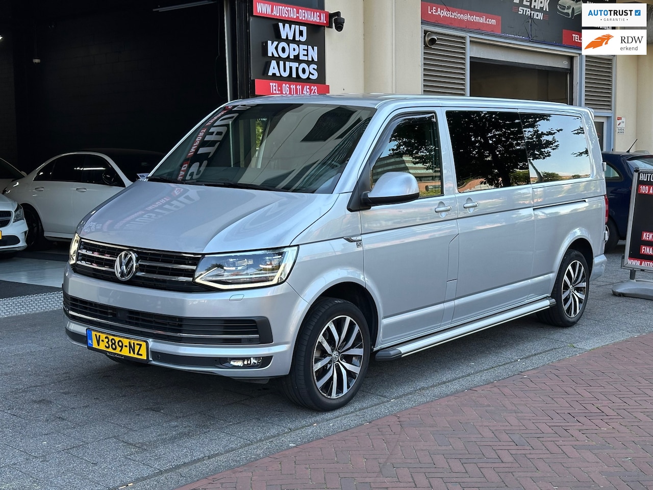 Volkswagen Transporter - 2.0 TDI L2H1 DC Highline Automaat Leer Navi Airco - AutoWereld.nl
