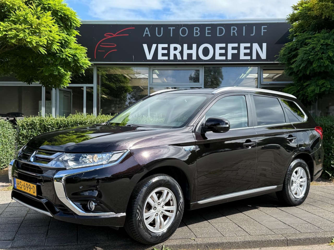 Mitsubishi Outlander - 2.0 PHEV Business Edition - PARK CAMERA - CRUISE / CLIMATE CONTR - ORG NL - NAP !! - AutoWereld.nl