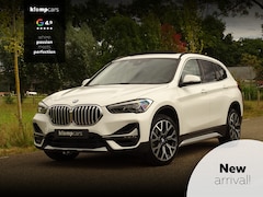 BMW X1 - xDrive25i X-Line | 230PK | Schuifd. | Trekhk.| Nav | 19inch | Camera | Keyless | Uniek