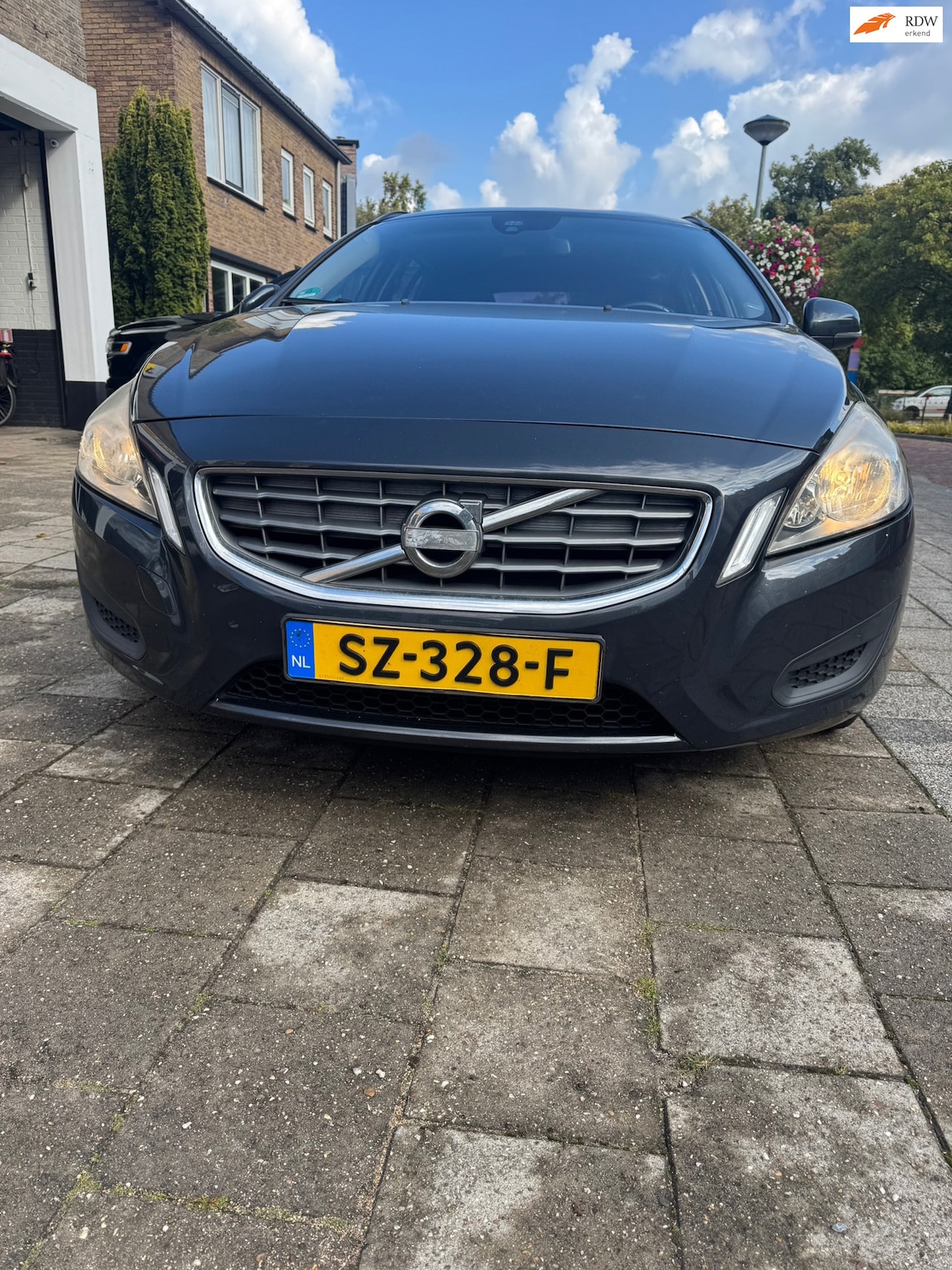 Volvo V60 - 1.6 D2 Summum 1.6 D2 Summum - AutoWereld.nl