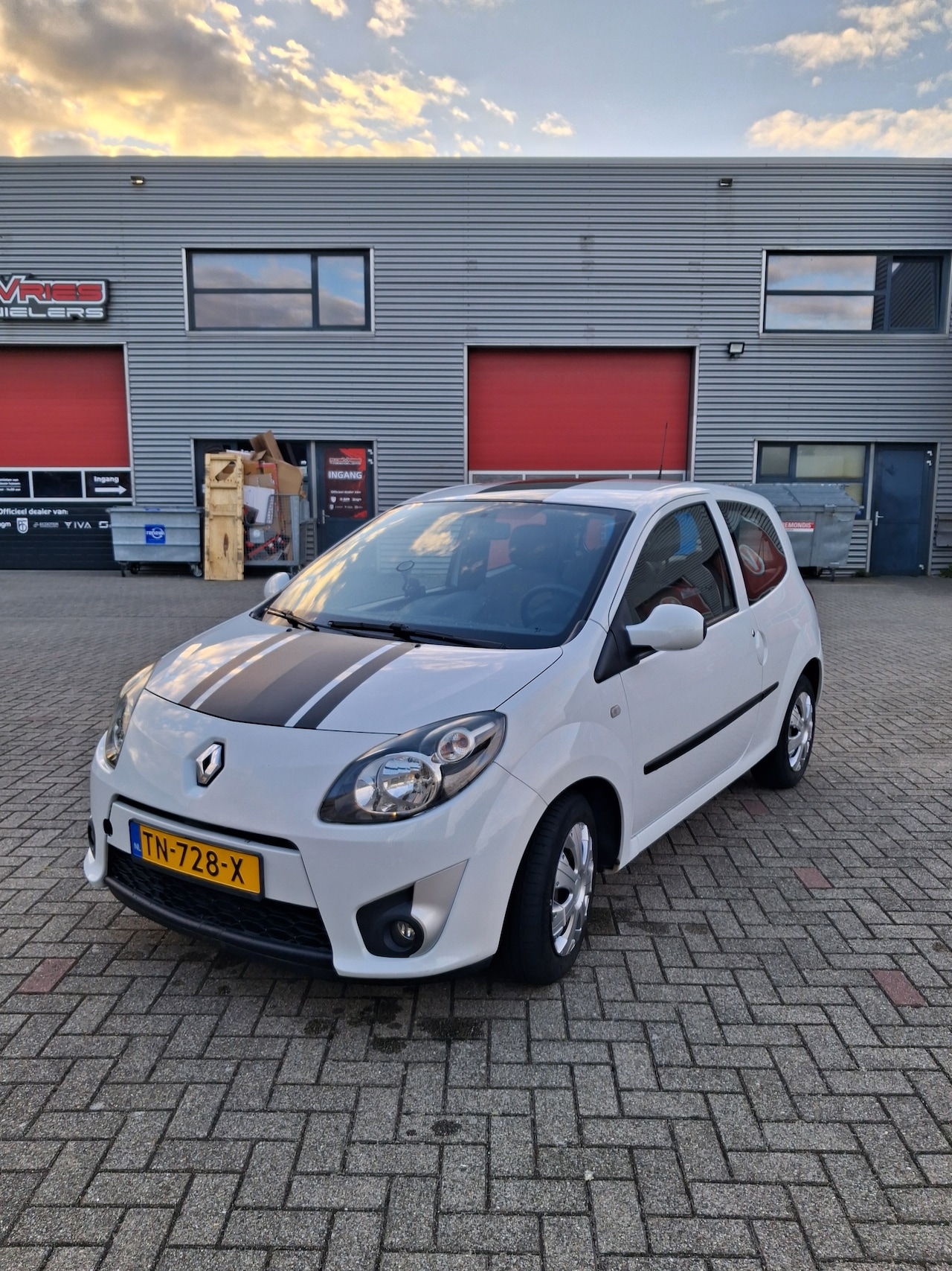 Renault Twingo - 1.2 Acces - AutoWereld.nl