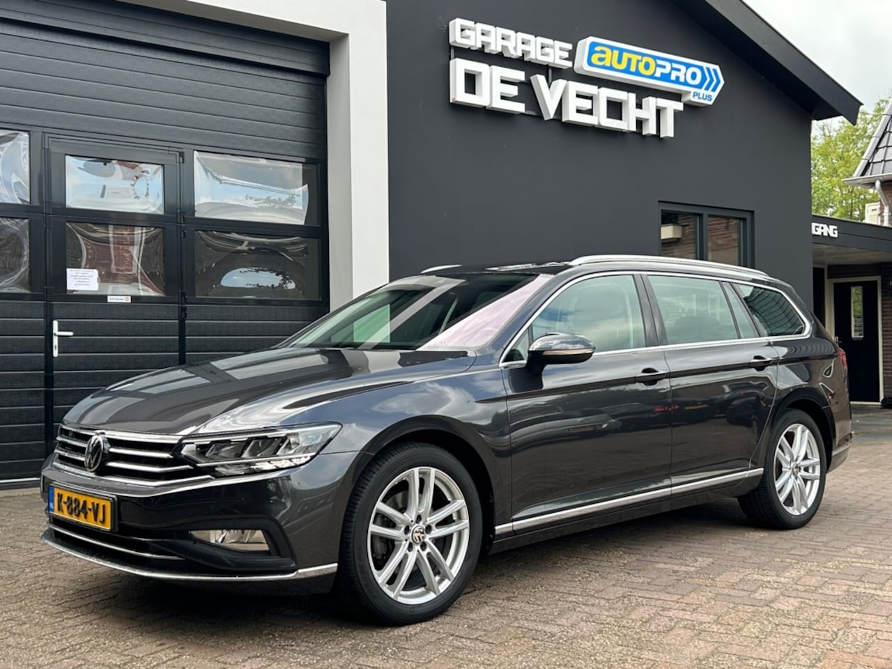 Volkswagen Passat Variant - 1.5 TSI Business+ Camera/HUD/Carplay/Trekhaak - AutoWereld.nl