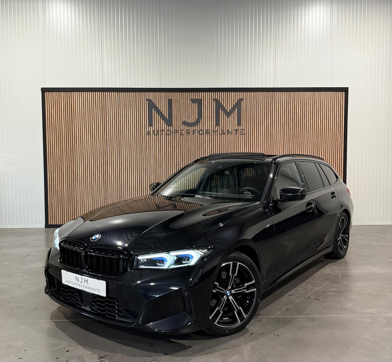 BMW 3-serie Touring - 318i M-Sport|Pano|Memory|Trekhaak|LED - AutoWereld.nl