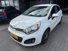 Kia Rio - 1.4 CVVT ExecutiveLine 5DRS CLIMA PDC STOELVERWARMING NETTE WAGEN